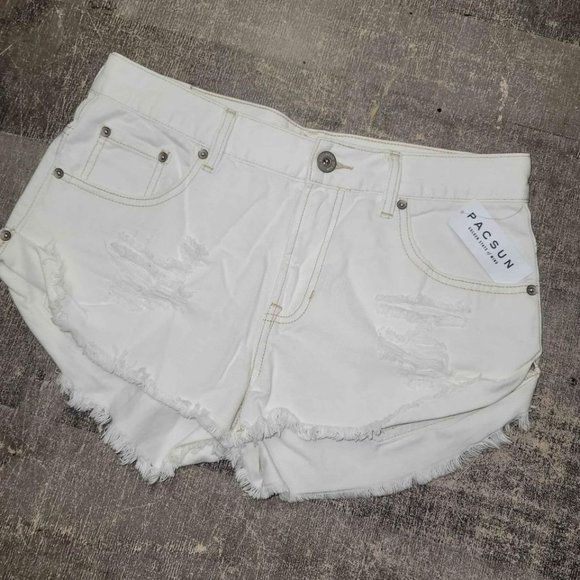 PacSun Pants - PacSun bullhead sloth shorts white size 9